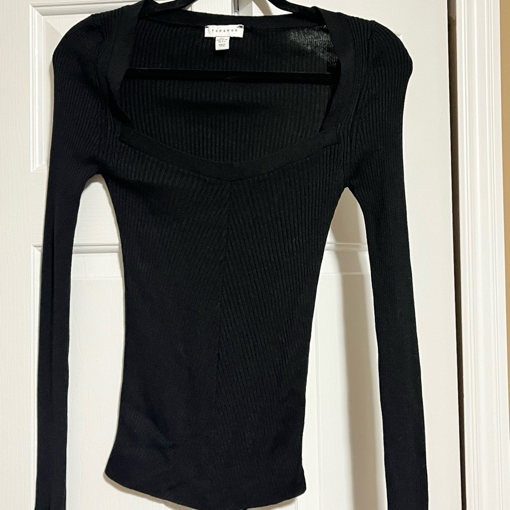 Topshop black sweater size Small. NWT